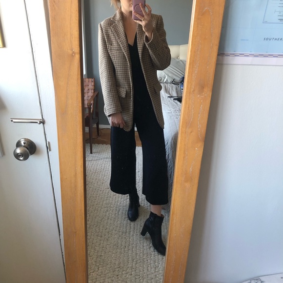 Consigning tomorrow!!! Warm Brown Blazer - Picture 5 of 6